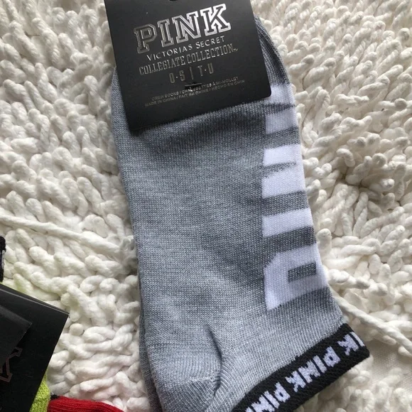 🚨B2G1 New PINK VICTORIAS SECRET 7Multi Colored Ankle Socks